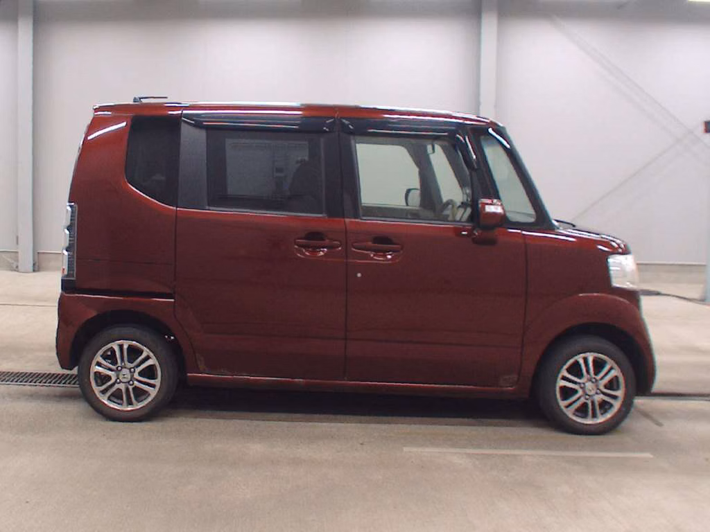 HONDA N-BOX