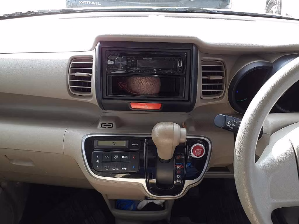 HONDA N-BOX