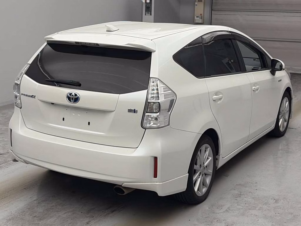 TOYOTA PRIUS ALPHA