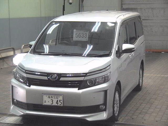TOYOTA VOXY