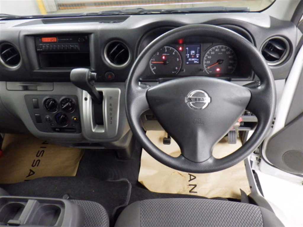 NISSAN NV350 CARAVAN