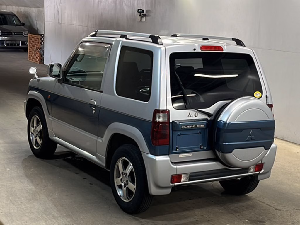 MITSUBISHI PAJERO MINI
