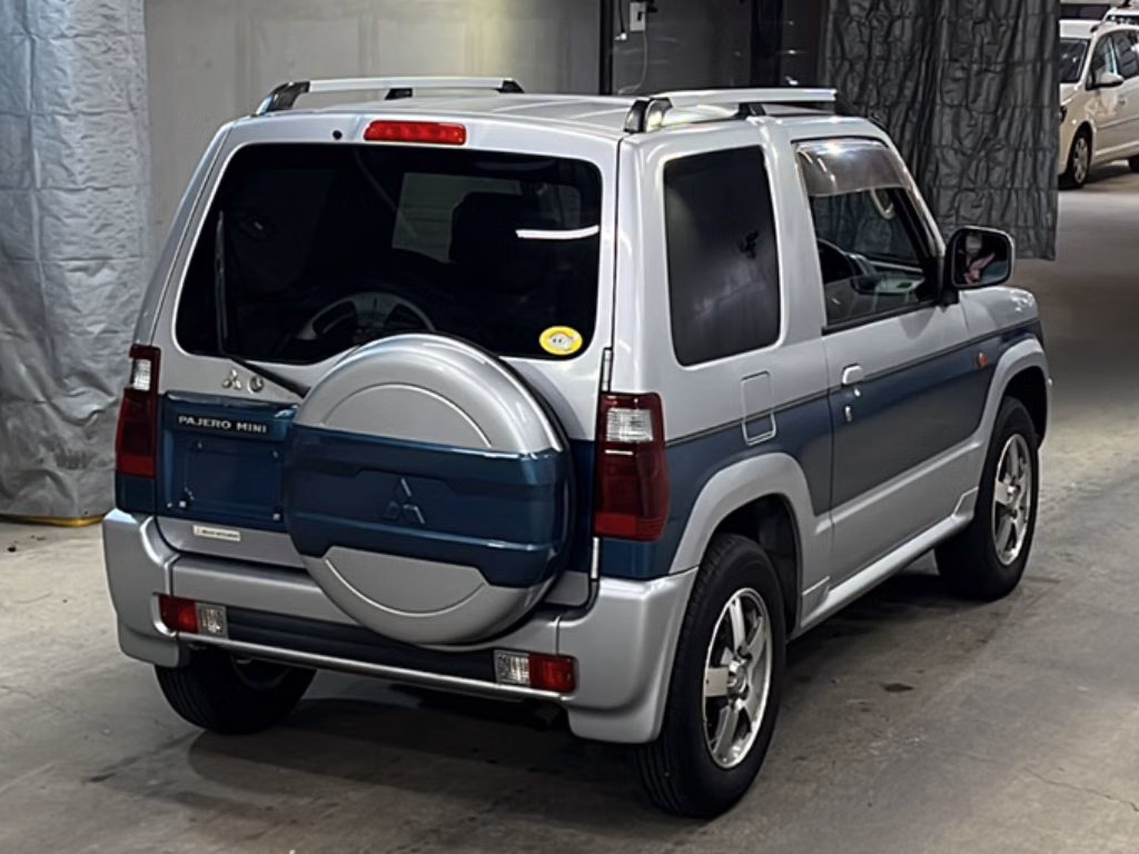 MITSUBISHI PAJERO MINI