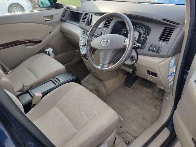 TOYOTA ISIS