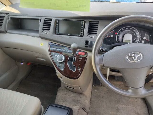 TOYOTA ISIS