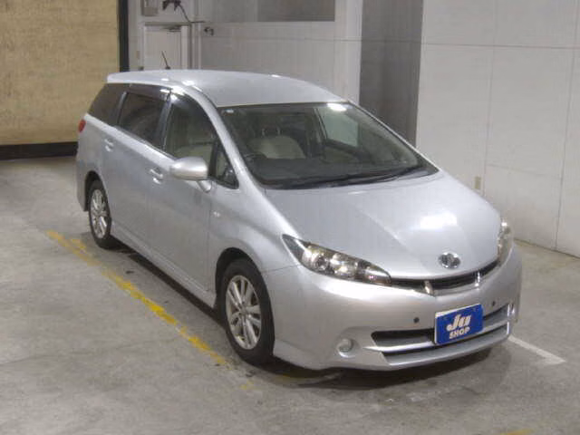 TOYOTA WISH