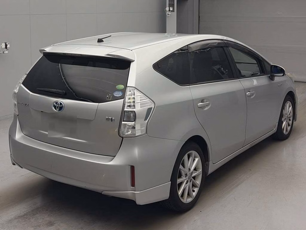 TOYOTA PRIUS ALPHA