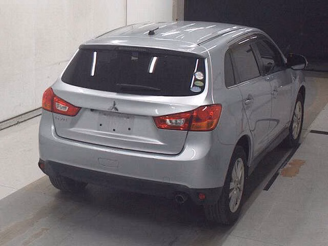 MITSUBISHI RVR