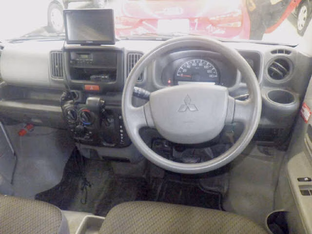 MITSUBISHI MINICAB