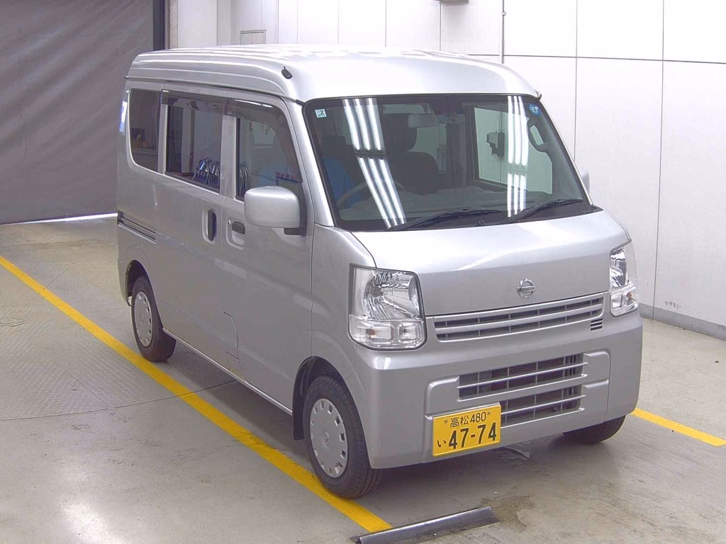 NISSAN NV100 CLIPPER