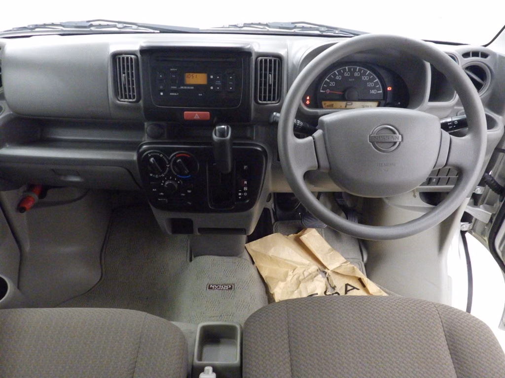 NISSAN NV100 CLIPPER