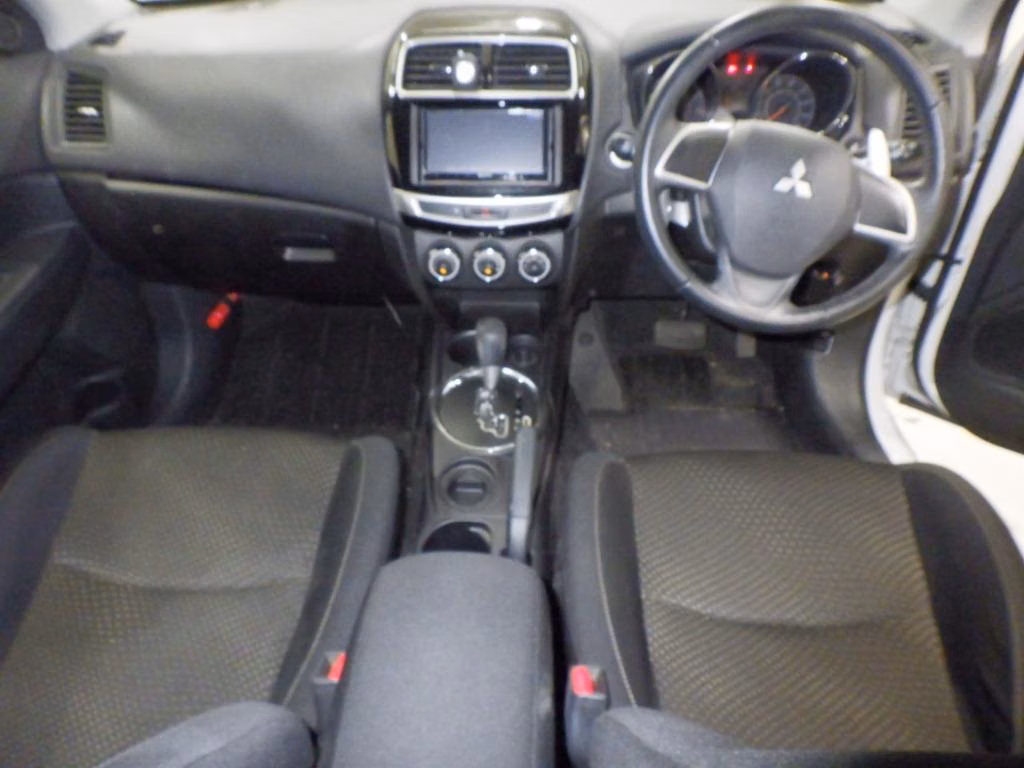 MITSUBISHI RVR