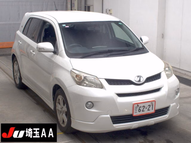TOYOTA IST