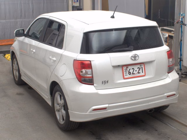 TOYOTA IST