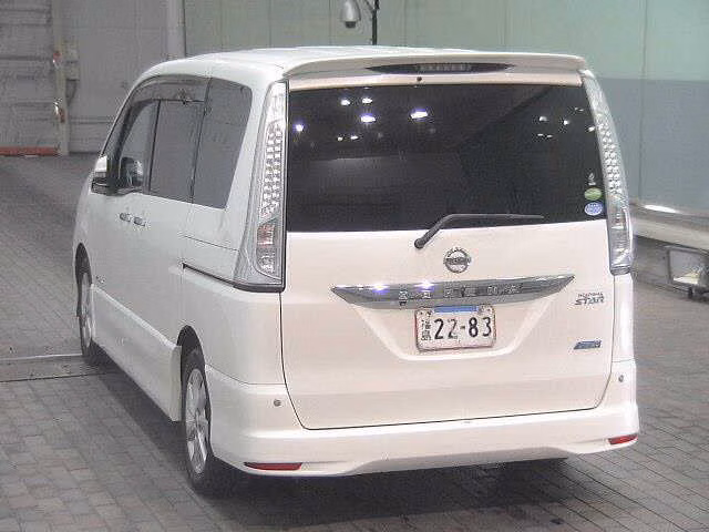 NISSAN SERENA