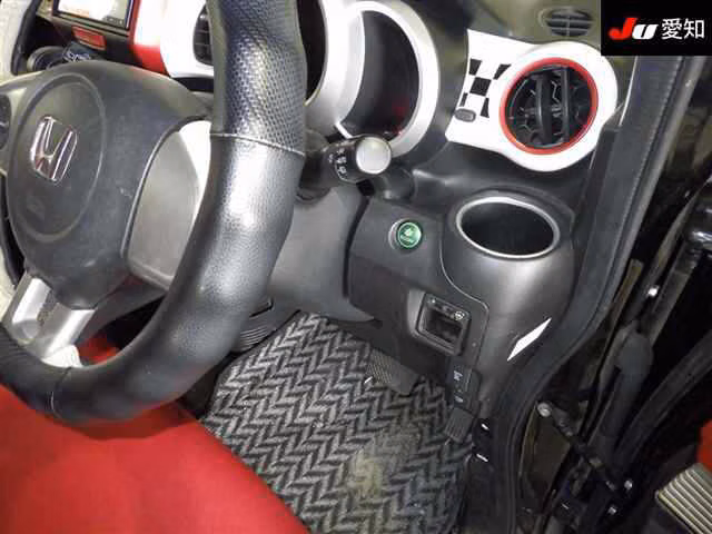 HONDA N-BOX SLASH
