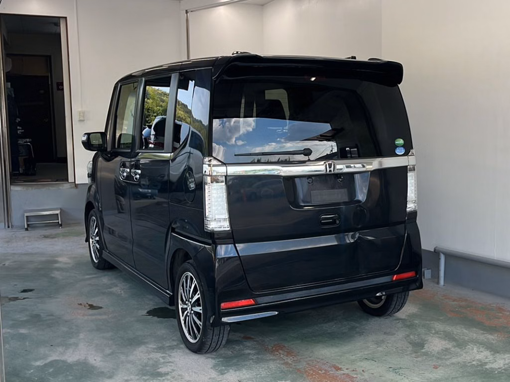HONDA N-BOX