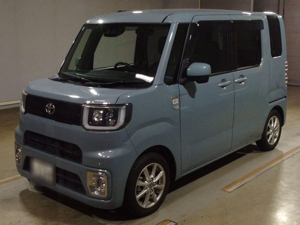 TOYOTA PIXIS MEGA