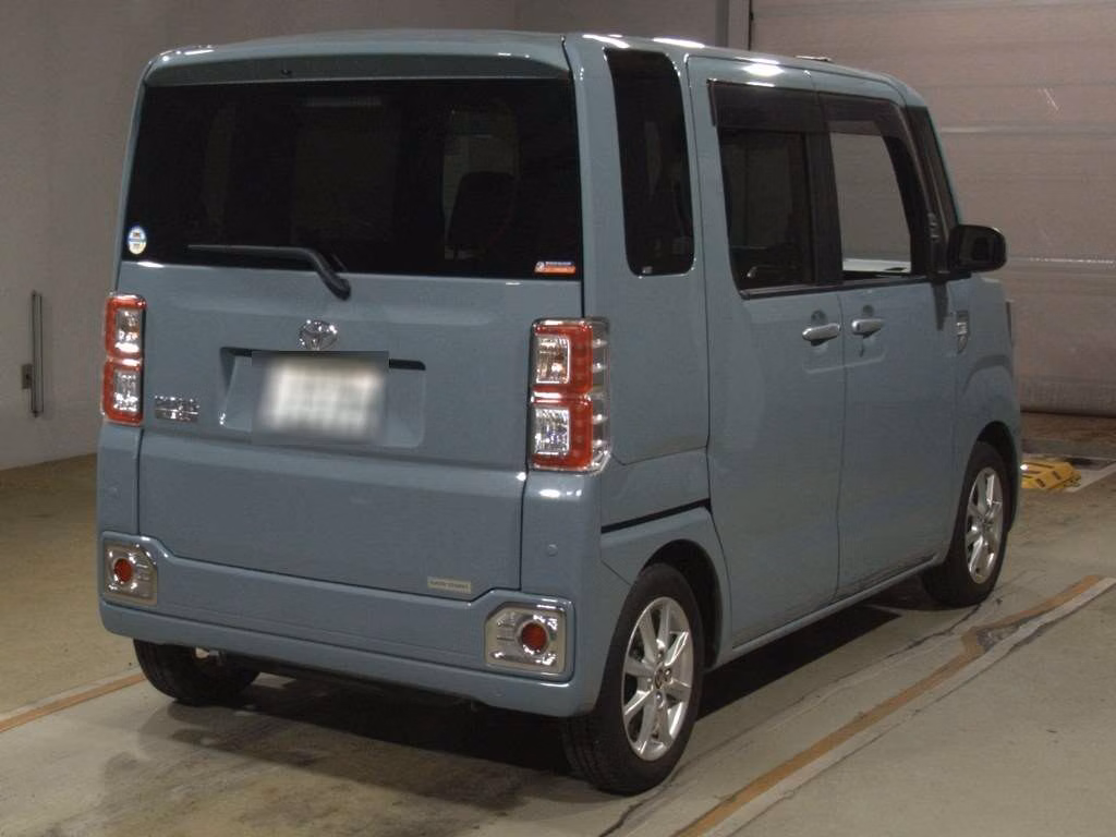 TOYOTA PIXIS MEGA