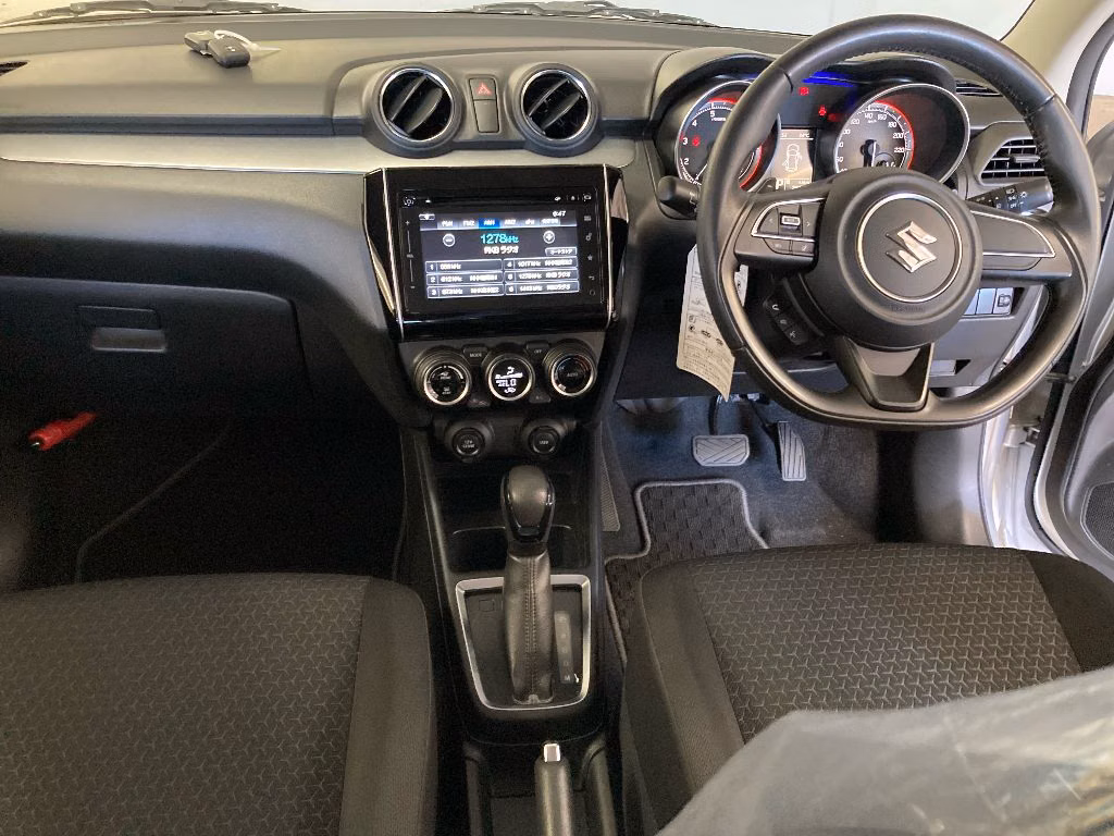 SUZUKI SWIFT