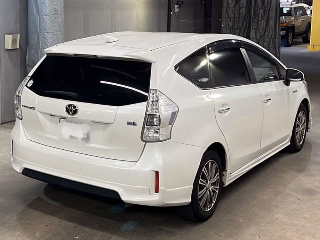 TOYOTA PRIUS ALPHA