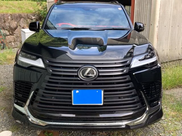 Lexus LX600