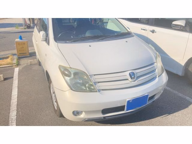 TOYOTA IST