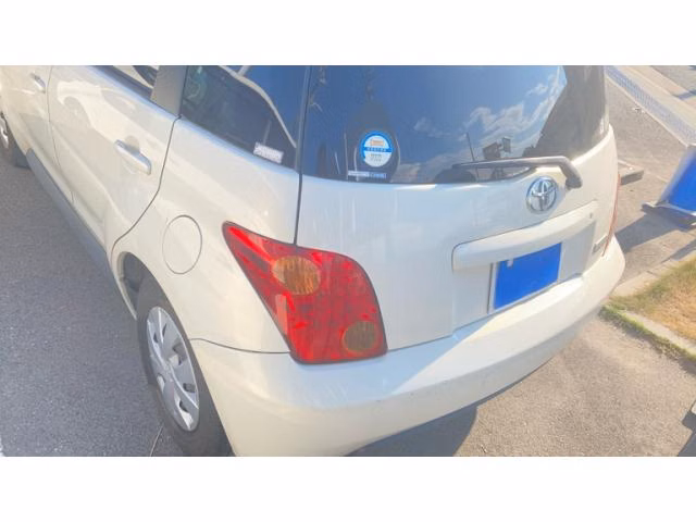 TOYOTA IST