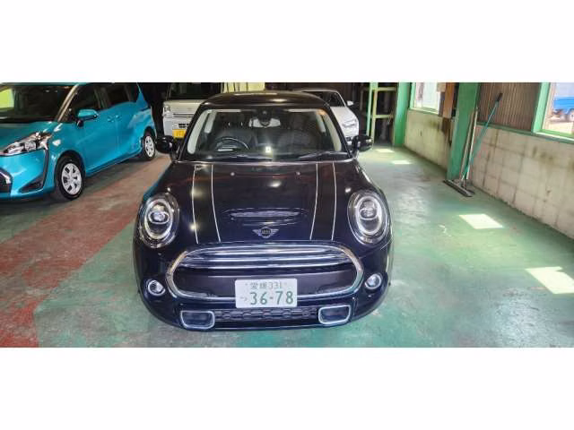 MINI HATCH