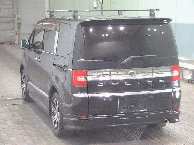 MITSUBISHI DELICA D:5