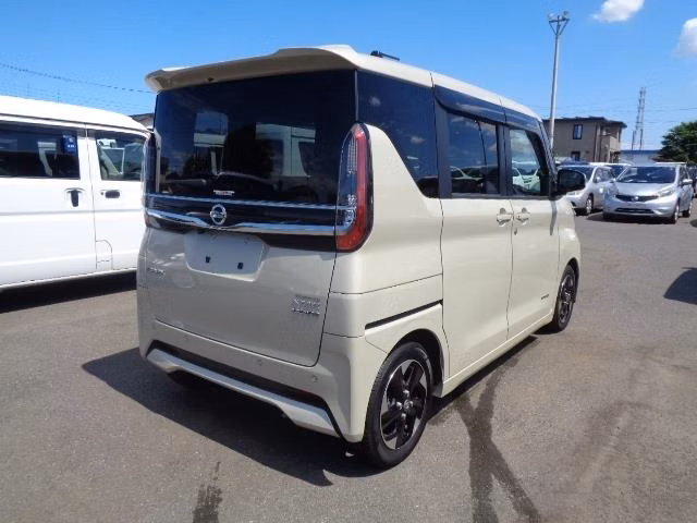 NISSAN ROOX