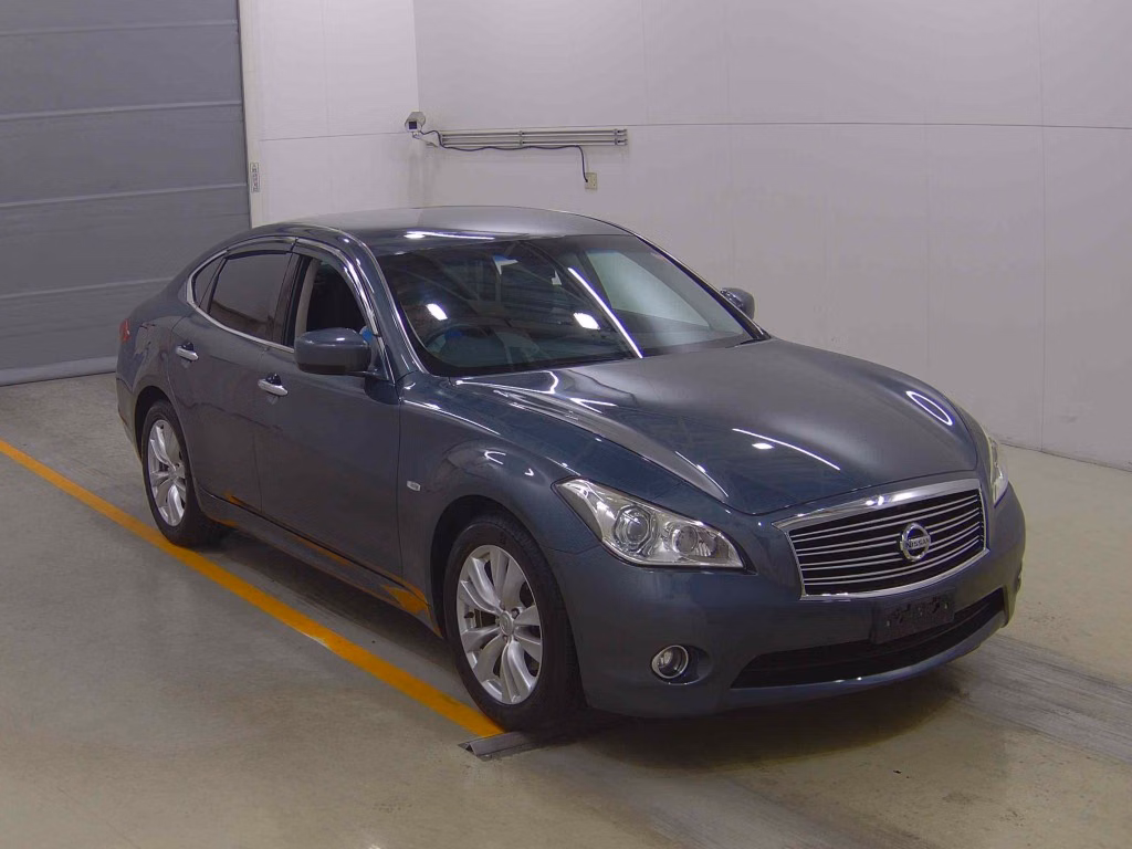 NISSAN FUGA