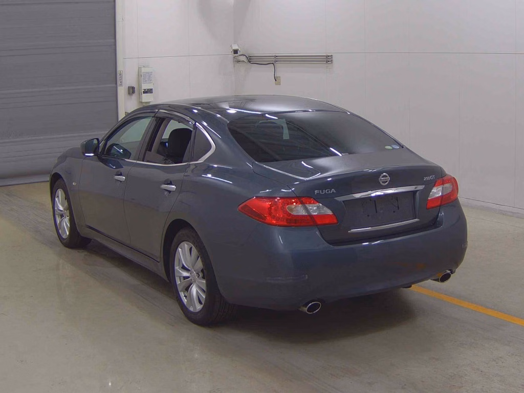 NISSAN FUGA