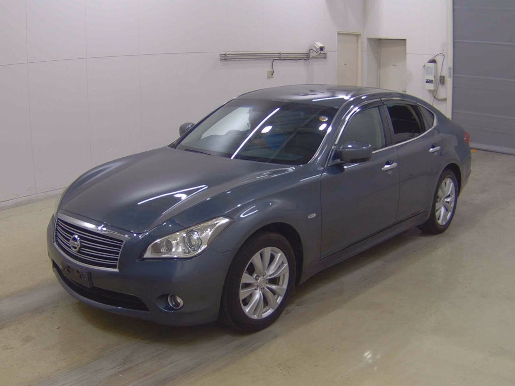 NISSAN FUGA