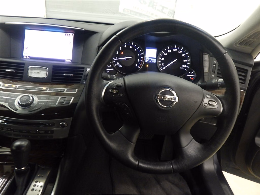 NISSAN FUGA