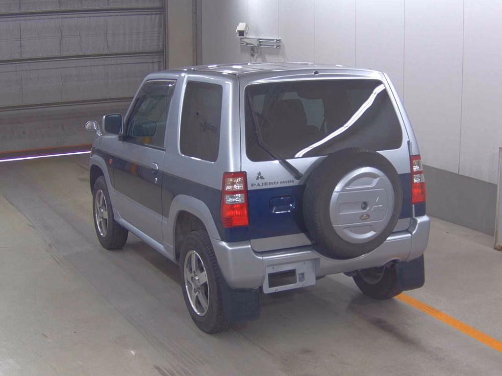 MITSUBISHI PAJERO MINI