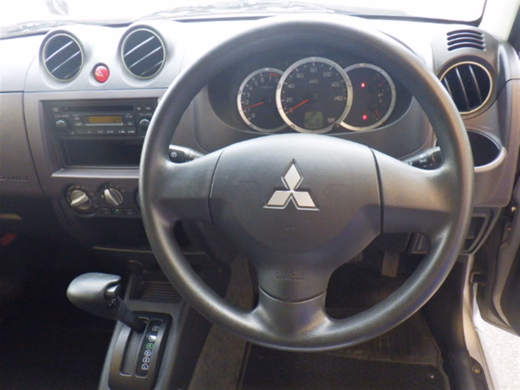 MITSUBISHI PAJERO MINI