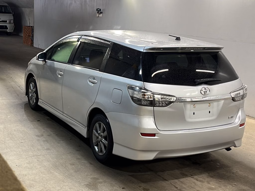 TOYOTA WISH
