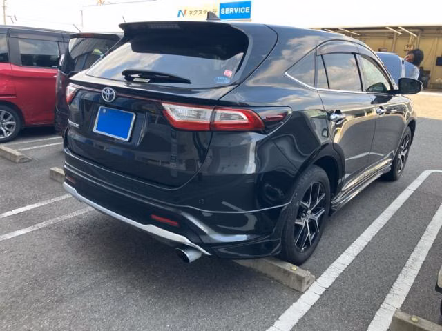 TOYOTA HARRIER