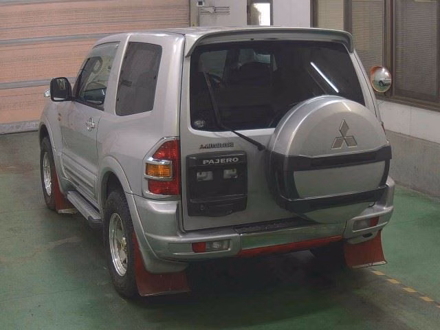 MITSUBISHI PAJERO