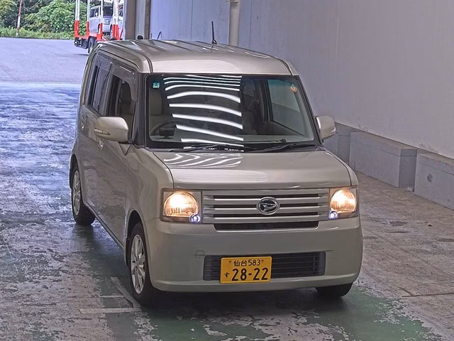 DAIHATSU MOVE CONTE