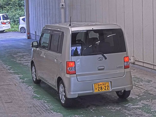DAIHATSU MOVE CONTE