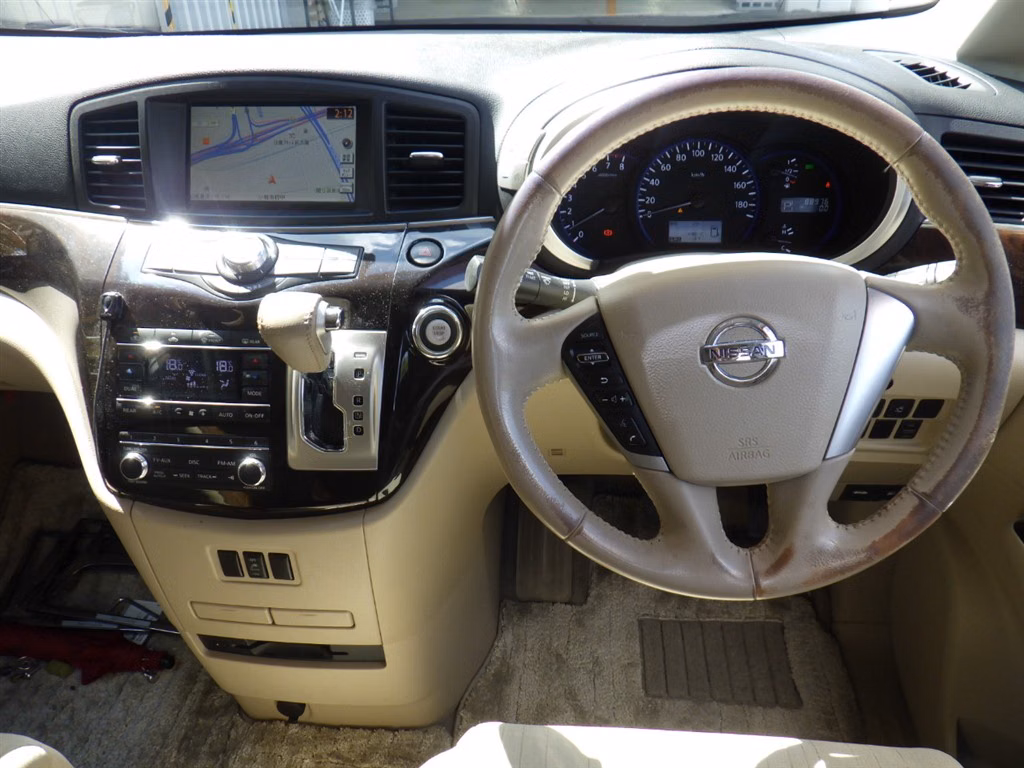 NISSAN ELGRAND