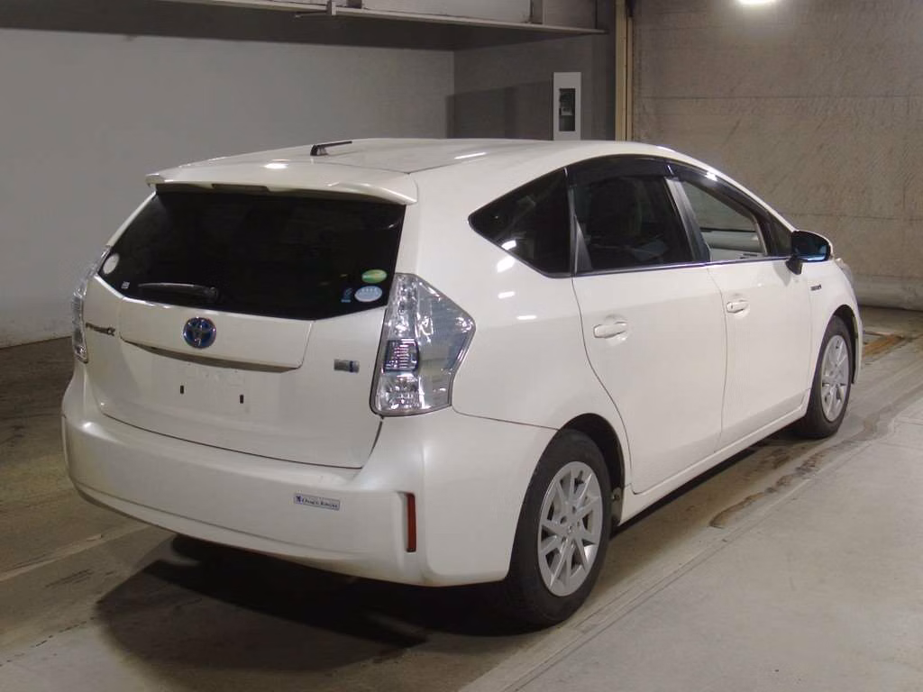 TOYOTA PRIUS ALPHA