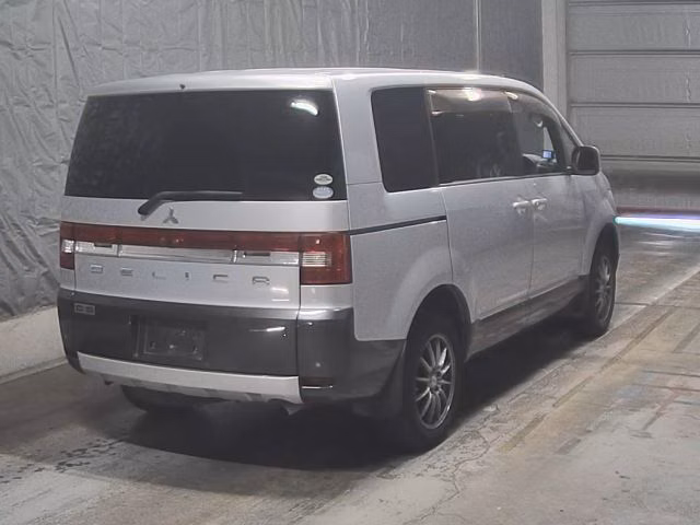 MITSUBISHI DELICA D:5