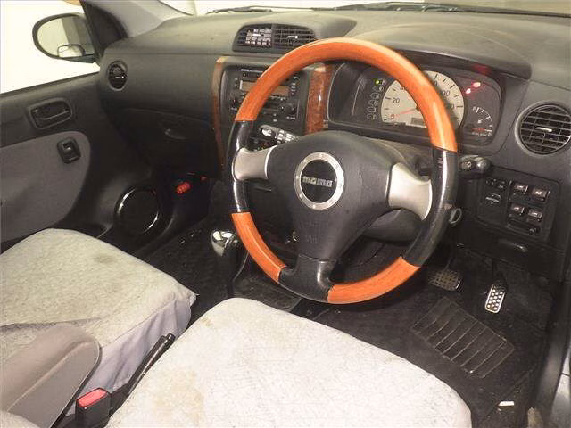DAIHATSU MIRA AVY