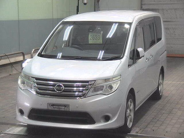 NISSAN SERENA