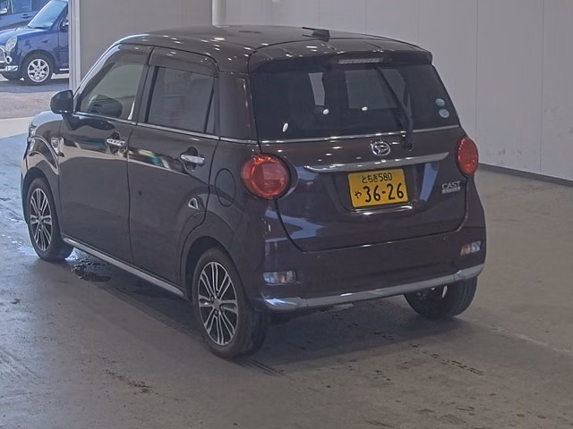 DAIHATSU CAST