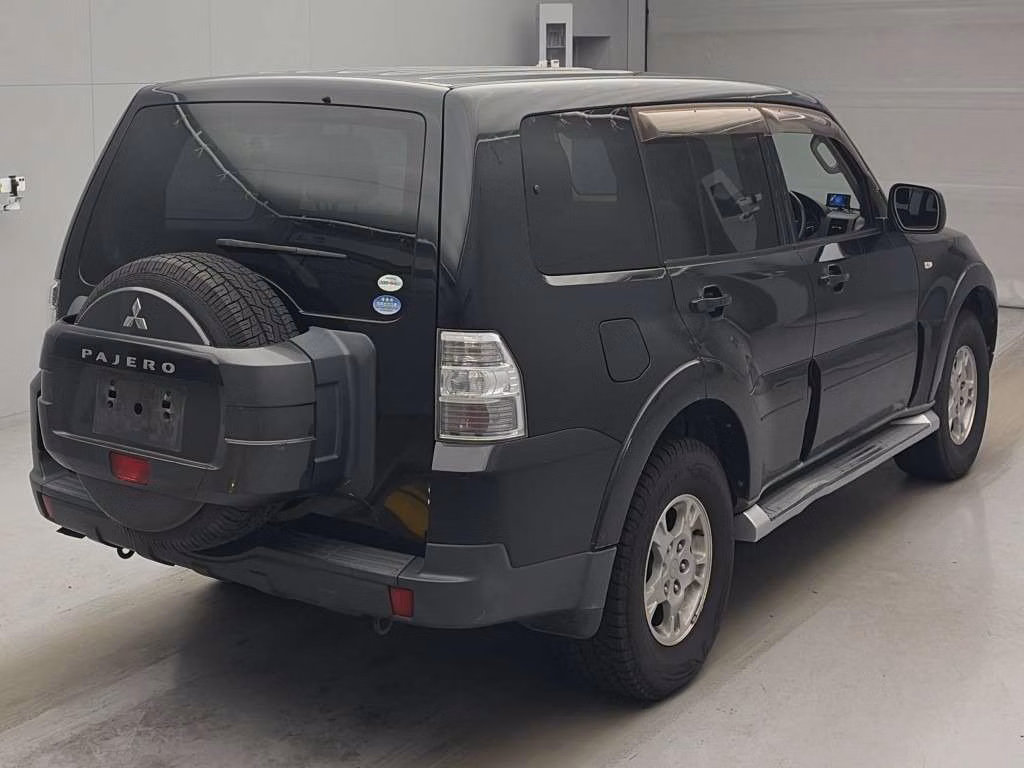 MITSUBISHI PAJERO