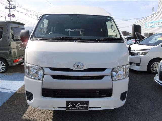 TOYOTA REGIUS ACE